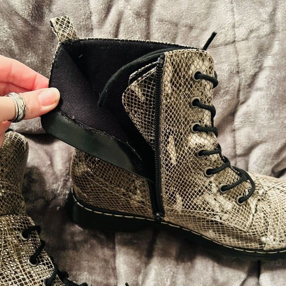 Arizona Jean CO Lace Up Combat Boots Snake Python Memory Foam Size 8 Medium Gray - Picture 5 of 13